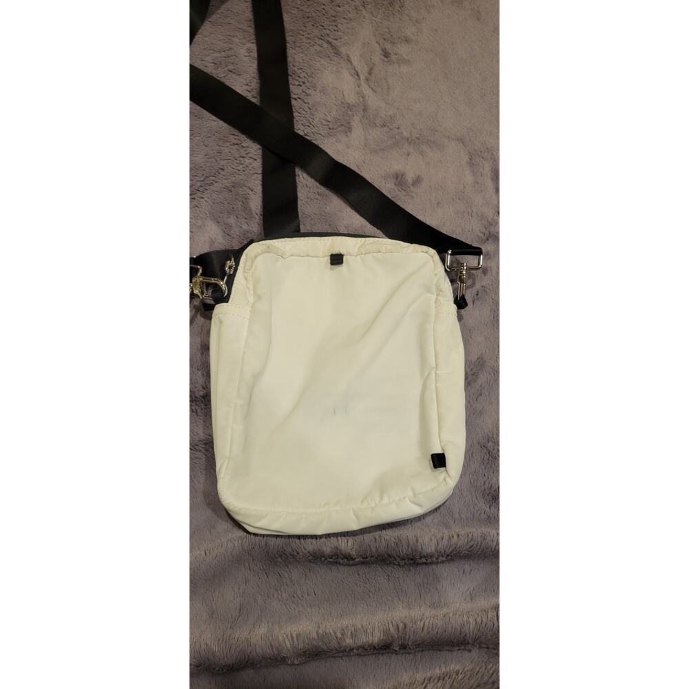 ATHLETA All Bags All About Vertical Crossbody Bag White Small Lightweight - Picture 3 of 13